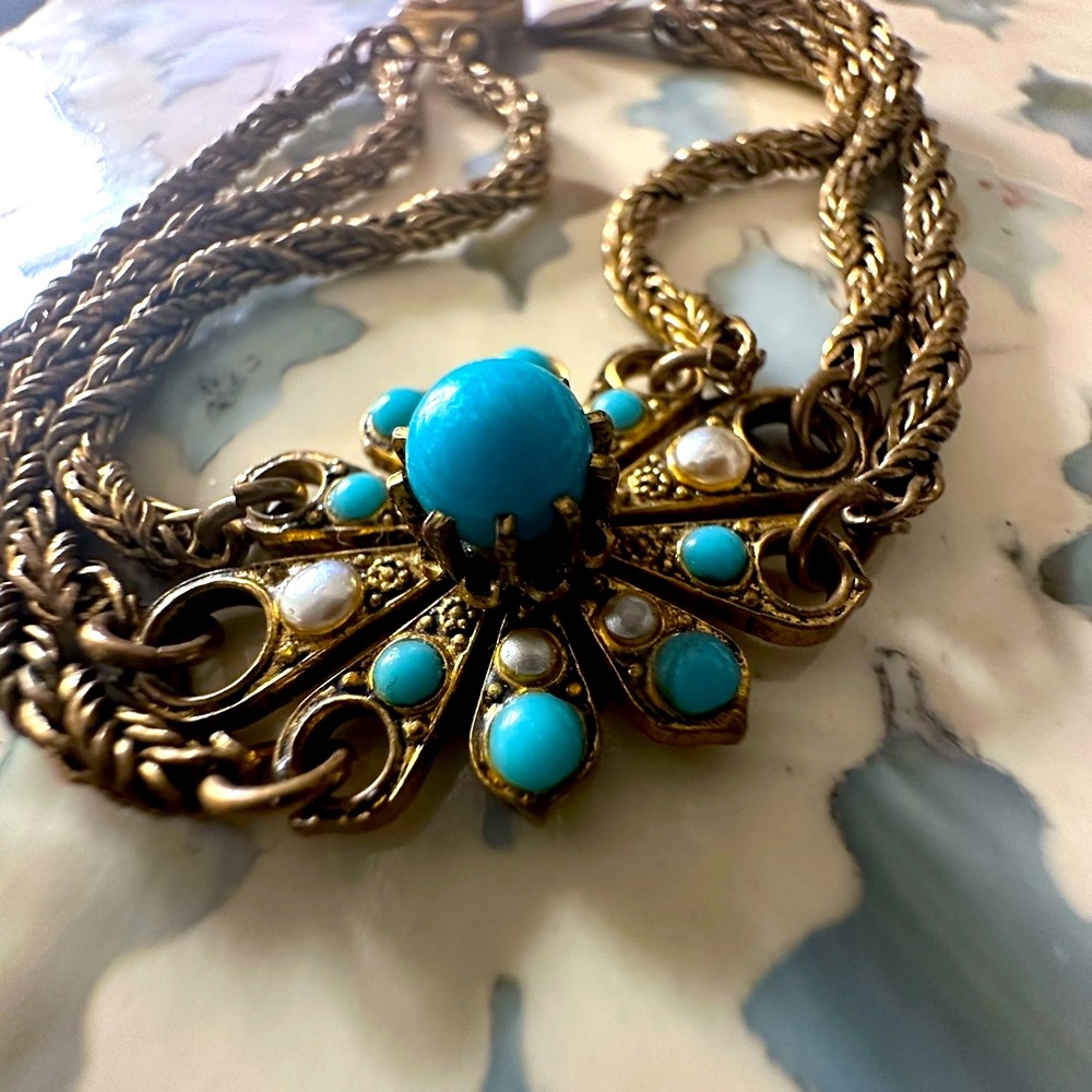 Vintage  gold tone chain bracelet with  turquoise pearl beads sunburst